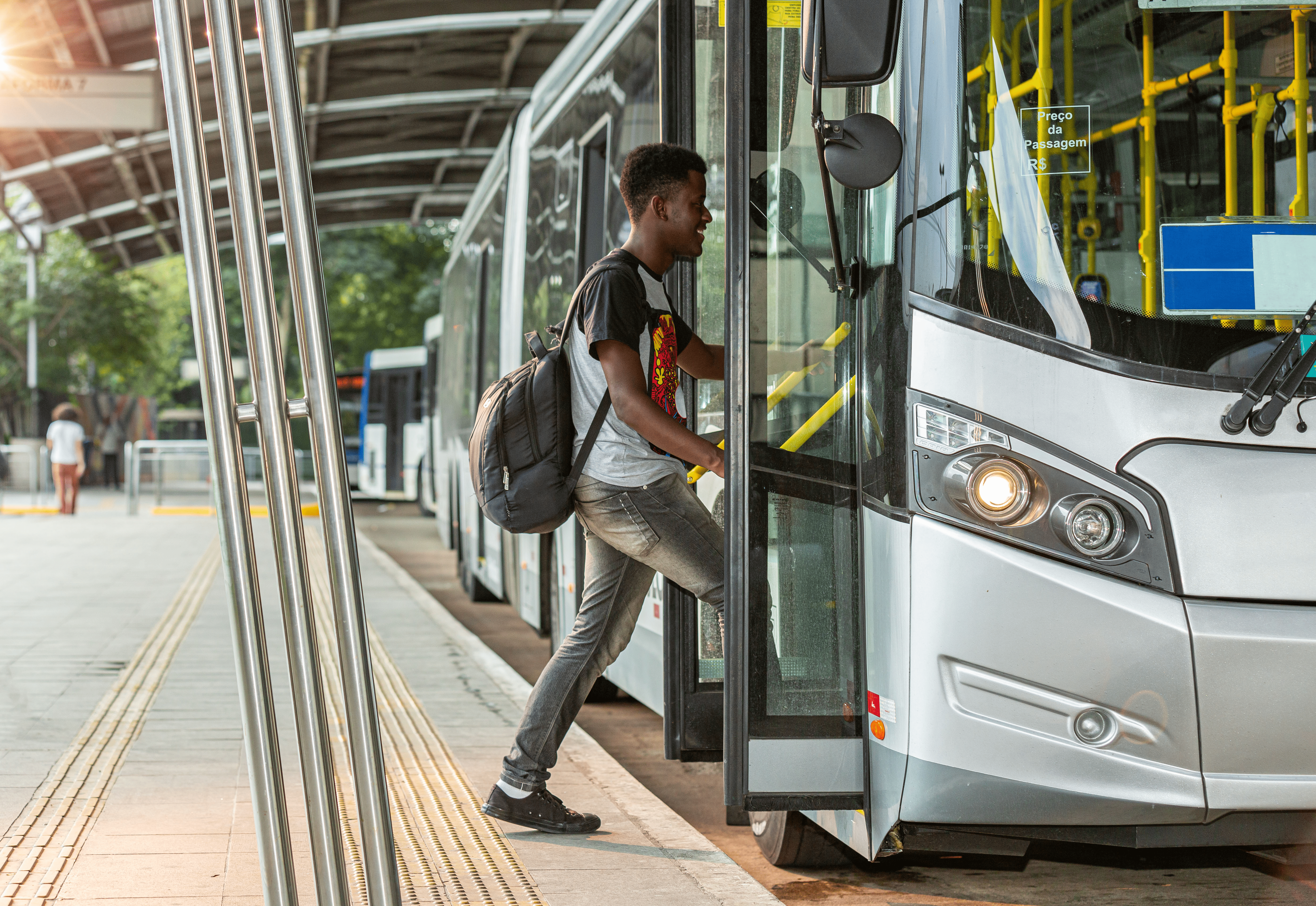 Scheduled shuttle service 1 - Group transport across Sudan